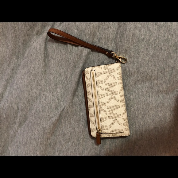 Michael Kors Wristlet - Picture 3 of 3